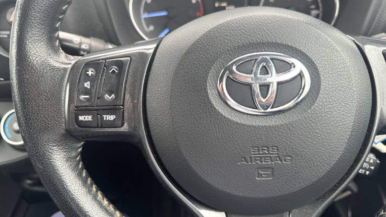 Toyota Yaris 1.5 VVT-i Y20 5dr [Bi-tone] Petrol Hatchback